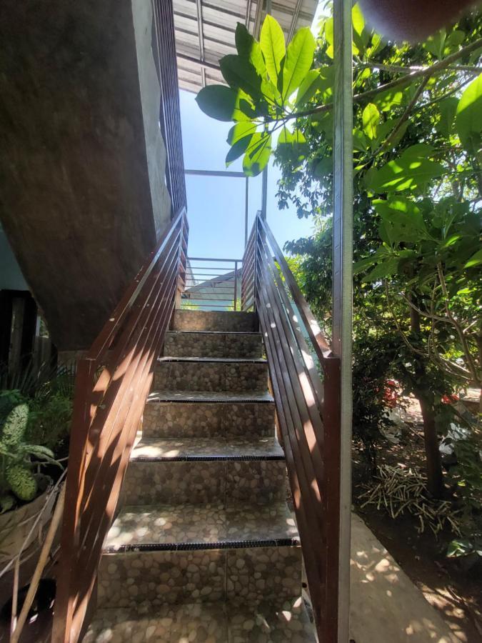 D'Ru Guest House Labuan Bajo Eksteriør billede